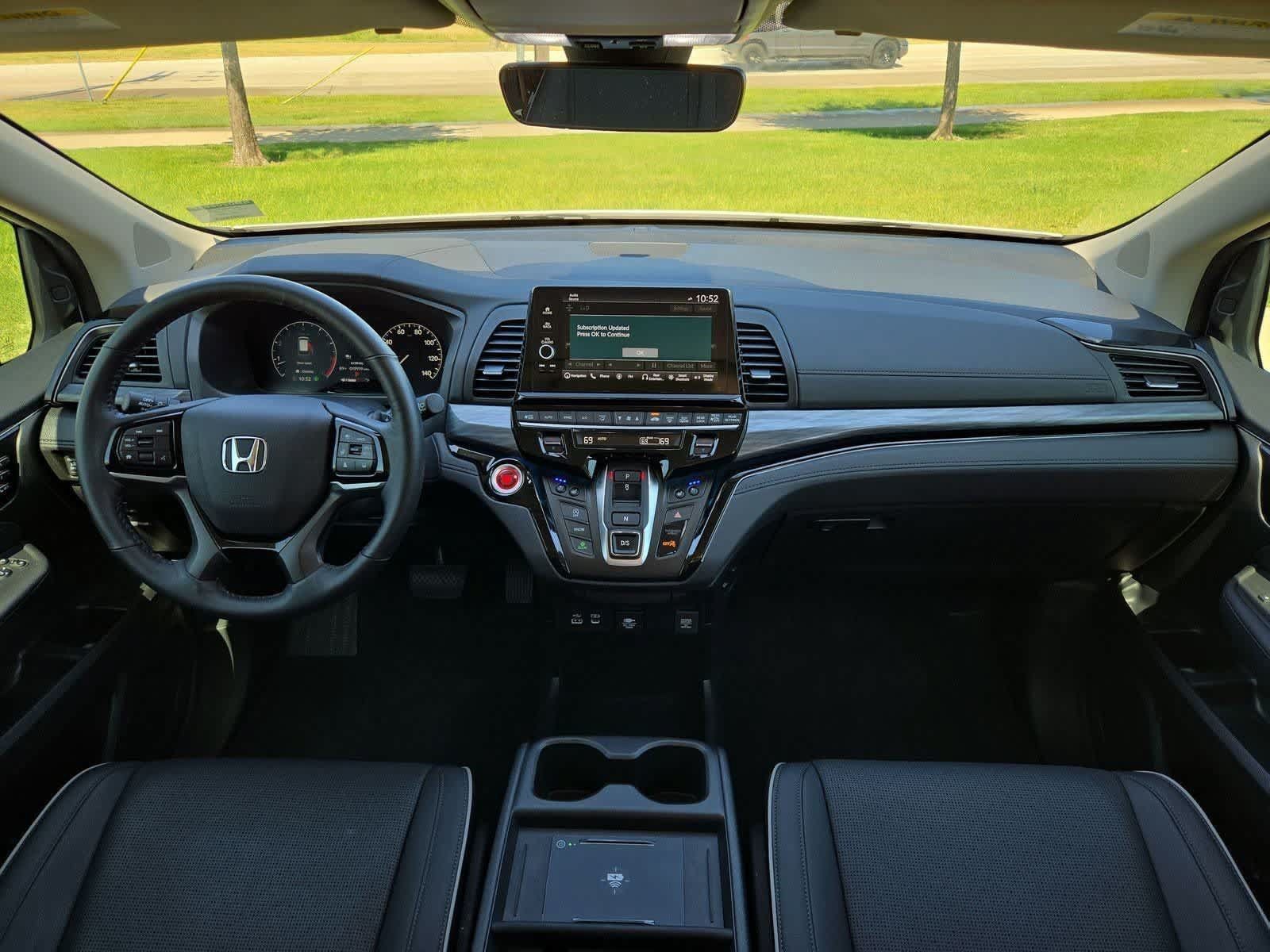 Used 2025 Honda Odyssey Elite image 14