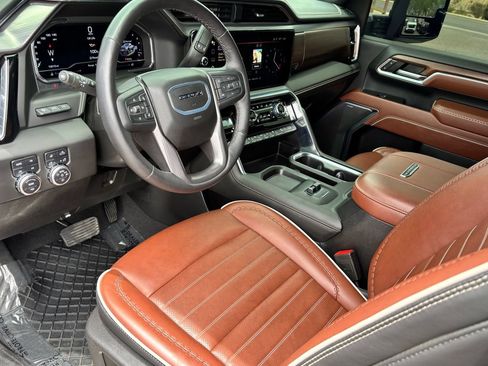 Used 2025 GMC Sierra 2500 Denali Ultimate w/ Max Trailering Package AWD/4WD image 16