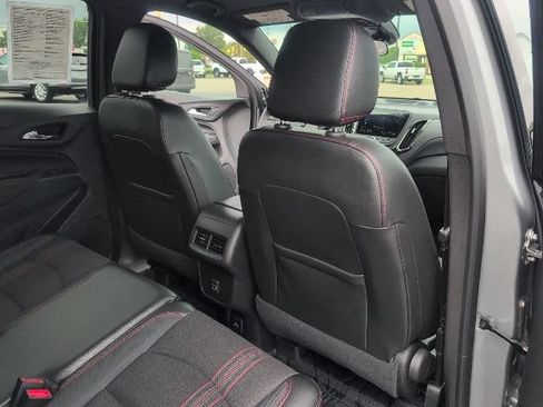Used 2023 Chevrolet Equinox RS FWD image 40