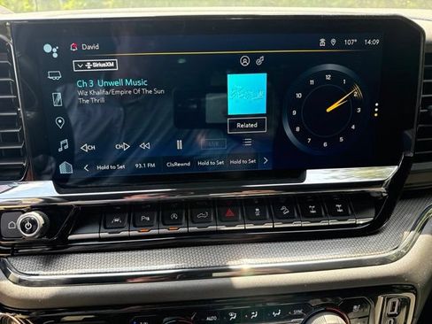 Used 2022 Chevrolet Silverado 1500 ZR2 w/ Technology Package AWD/4WD image 18