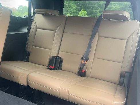 Used 2021 Chevrolet Tahoe Premier AWD/4WD image 34