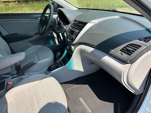 Used 2017 Hyundai Accent SE FWD image 24