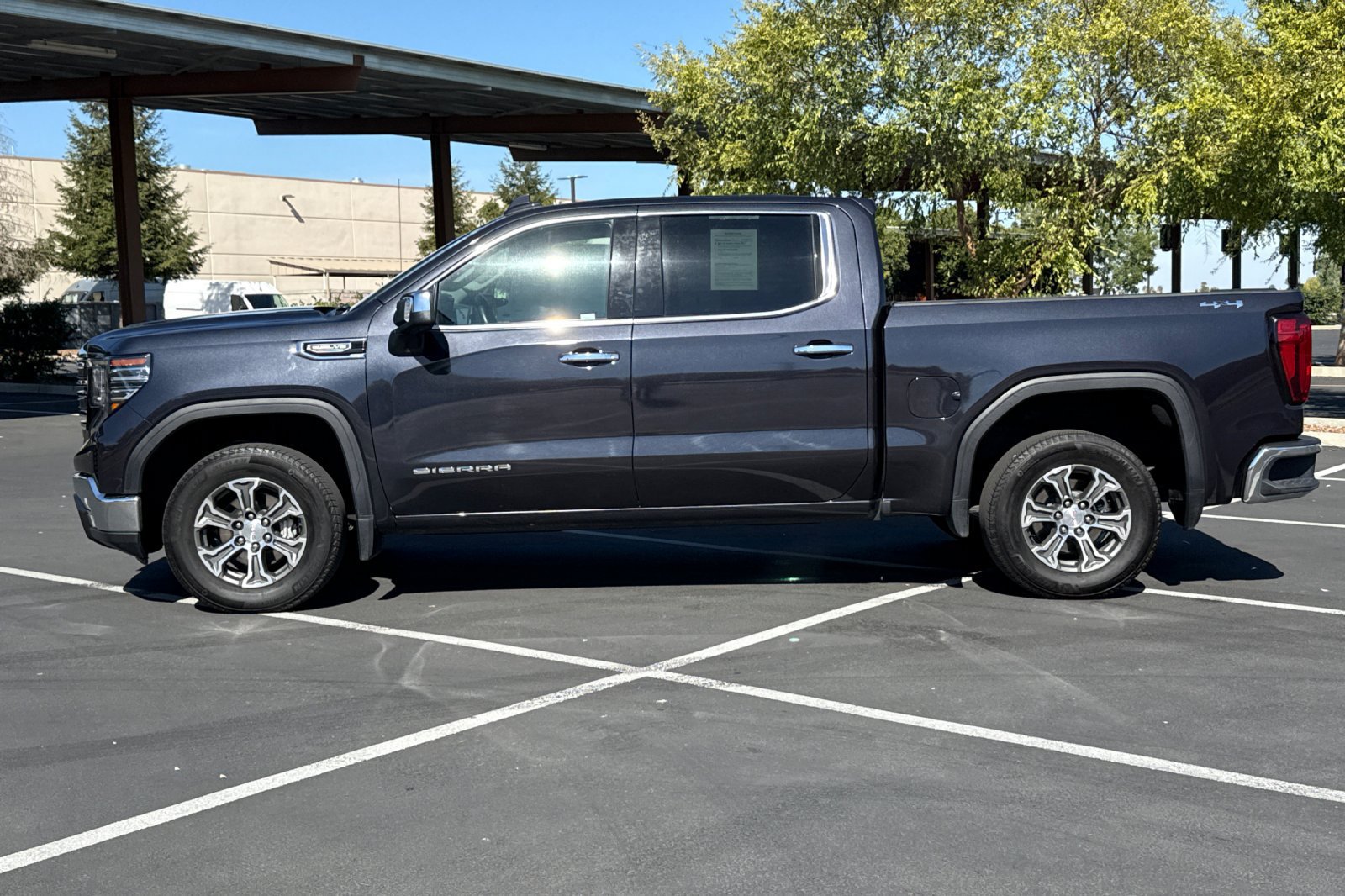 Used 2025 GMC Sierra 1500 SLT AWD/4WD image 14