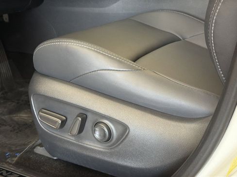 Used 2023 Toyota Venza Nightshade AWD/4WD image 15