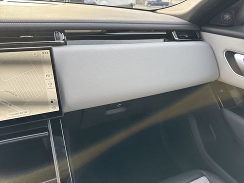 New 2026 Land Rover Range Rover Velar Dynamic SE image 24