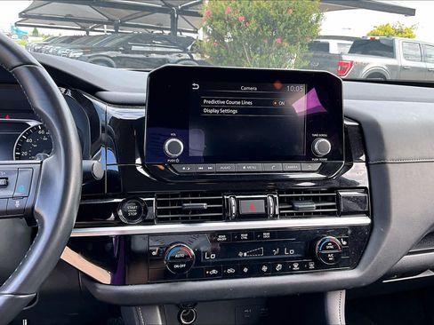 Used 2025 Nissan Pathfinder SV AWD/4WD image 30