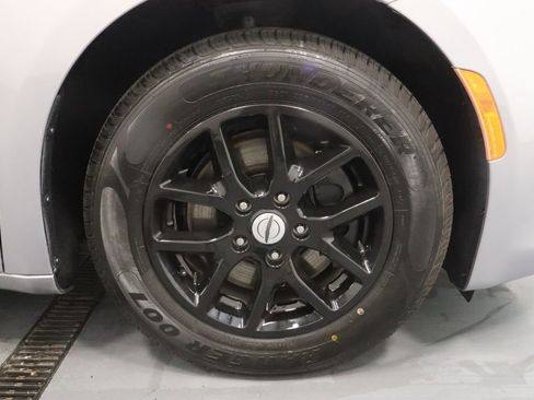 Certified 2021 Chrysler Voyager Lxi FWD image 27
