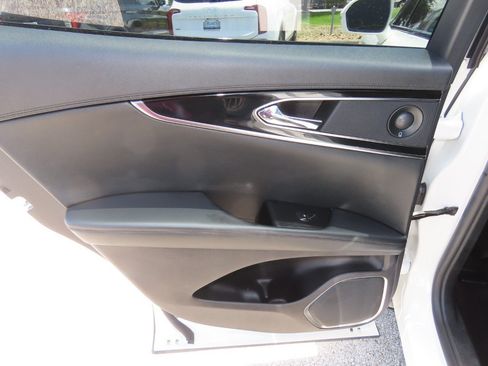 Used 2021 Lincoln Nautilus Reserve FWD image 20