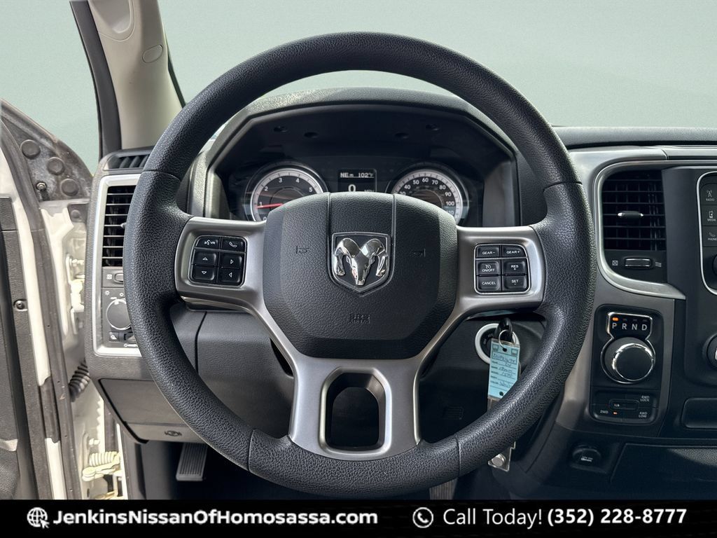 Used 2024 RAM 1500 Classic SLT AWD/4WD image 43