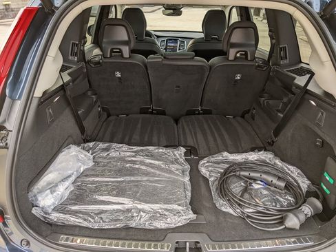 Certified 2024 Volvo XC90 T8 Plus w/ Protection Package Premier image 26