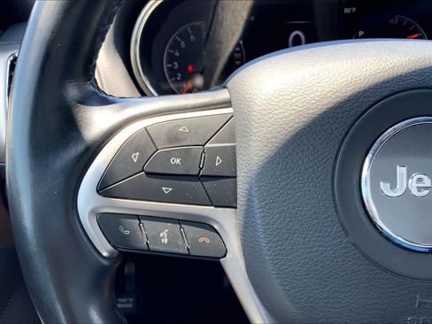 Used 2022 Jeep Grand Cherokee Laredo X RWD image 23