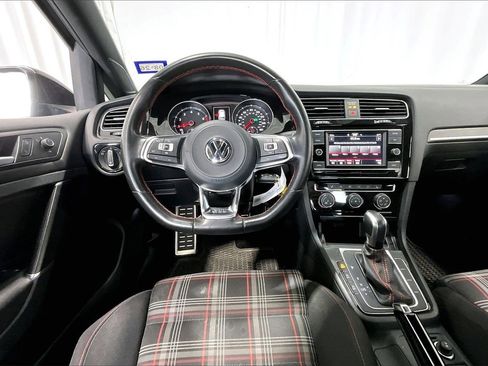 Used 2021 Volkswagen Golf 4-Door image 14