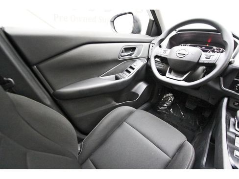 Certified 2025 Nissan Rogue S FWD image 6