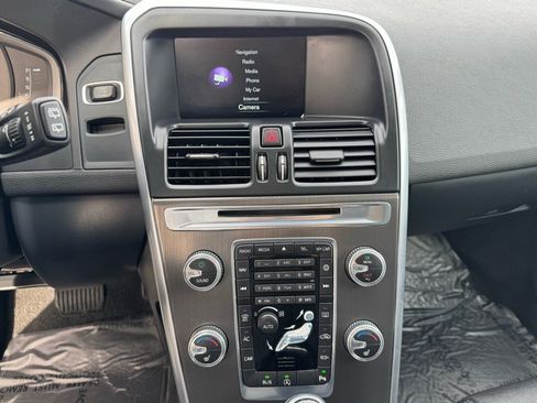 Used 2015 Volvo XC60 T5 Premier w/ Proximity Package image 15