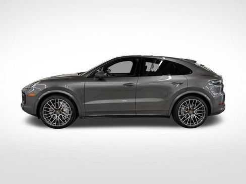 Used 2022 Porsche Cayenne Turbo AWD/4WD image 2