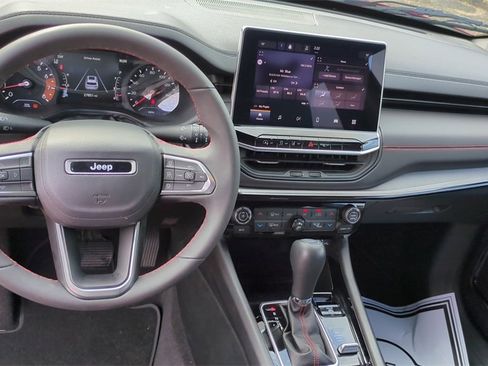 Used 2024 Jeep Compass Trailhawk image 14