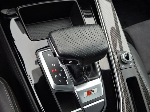 Used 2023 Audi S5 Premium image 16