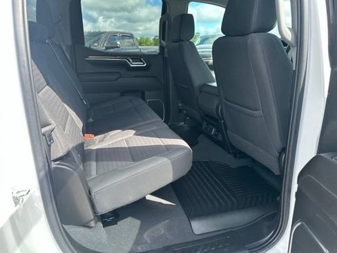 Used 2023 Chevrolet Silverado 1500 LT AWD/4WD image 10