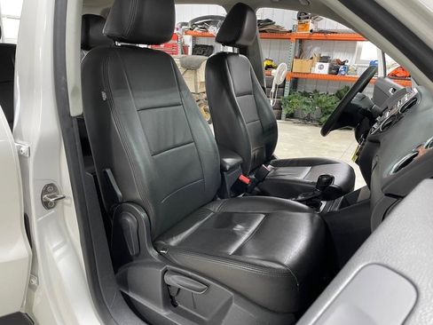 Used 2012 Volkswagen Tiguan S image 23