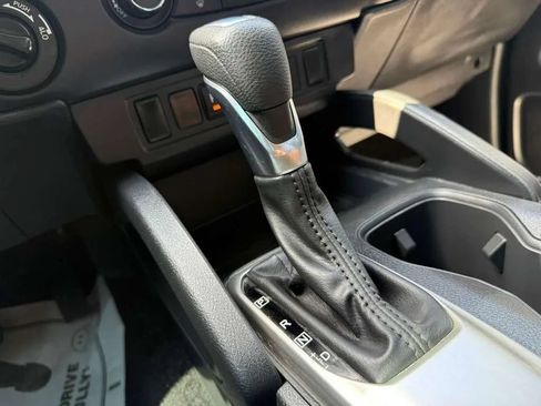Used 2022 Nissan Frontier S w/ Technology Package AWD/4WD image 25