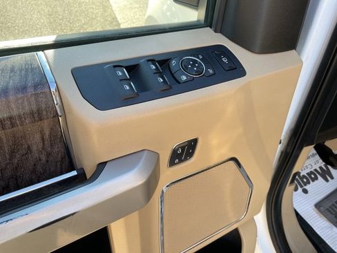 Used 2019 Ford F250 Lariat w/ Chrome Package image 14