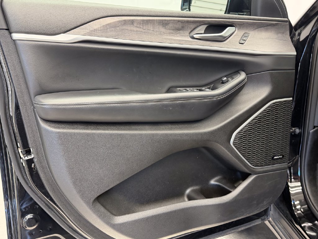 Used 2023 Jeep Grand Cherokee 4WD 4xe image 12