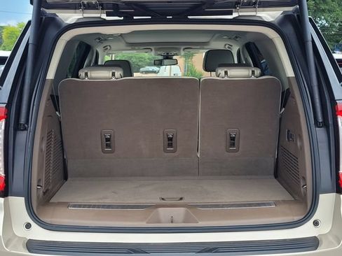Used 2022 GMC Yukon Denali RWD image 10