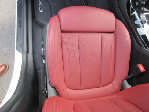 Used 2024 BMW X3 xDrive30i w/ Convenience Package image 11