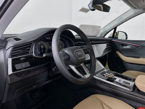 Used 2025 Audi Q7 3.0T Premium Plus image 10