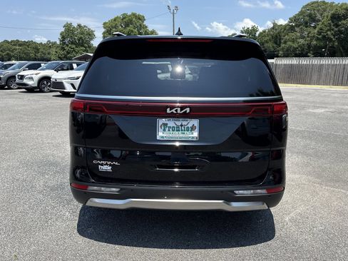 Used 2024 Kia Carnival SX Prestige FWD image 4