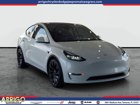 Used 2023 Tesla Model Y Performance AWD/4WD image 1