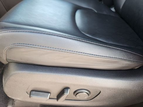 Certified 2023 Kia Carnival LX image 10