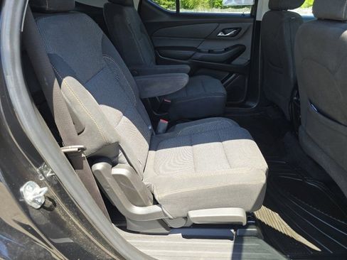 Used 2019 Chevrolet Traverse LT w/ LPO, Floor Liner Package FWD image 19