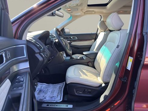 Used 2016 Ford Explorer Platinum image 9
