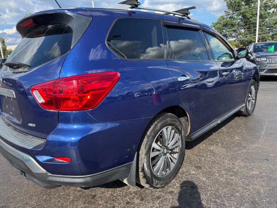 Used 2017 Nissan Pathfinder S AWD/4WD image 11