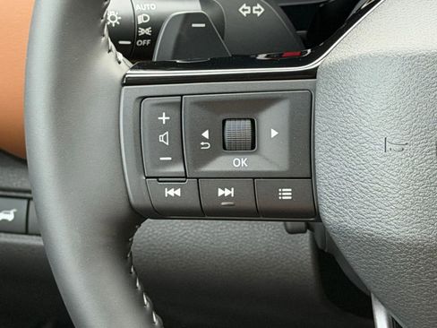 New 2026 Nissan Pathfinder Platinum AWD/4WD image 17