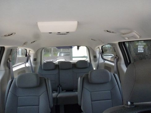 Used 2010 Dodge Grand Caravan SE w/ Climate Group FWD image 13