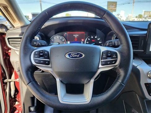 Certified 2022 Ford Explorer XLT w/ Equipment Group 202A image 29