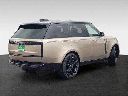 New 2025 Land Rover Range Rover SE image 4