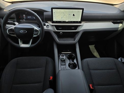 Used 2025 Ford Explorer Active RWD image 11