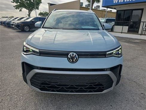 New 2026 Volkswagen Taos SE FWD image 2