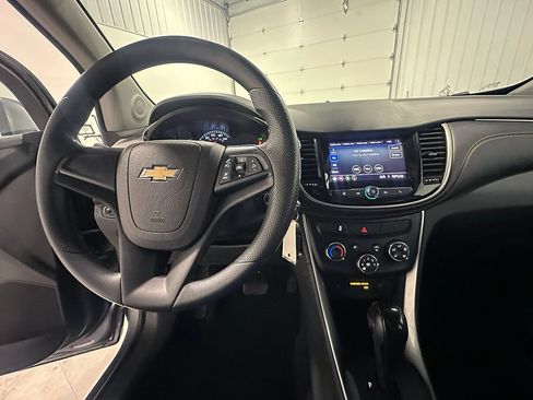 Used 2020 Chevrolet Trax LS FWD image 33
