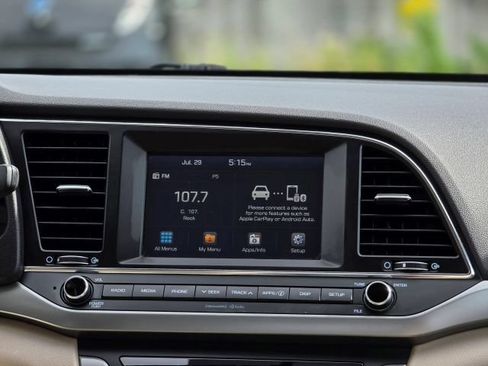 Used 2017 Hyundai Elantra SE FWD image 20