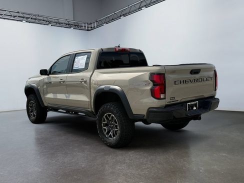 Used 2024 Chevrolet Colorado ZR2 w/ Technology Package AWD/4WD image 5