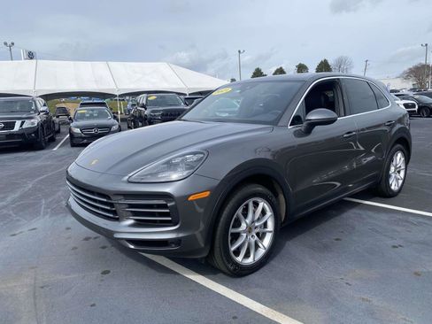 Used 2021 Porsche Cayenne AWD/4WD image 3