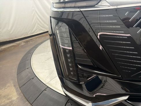 Used 2026 Cadillac Vistiq Luxury w/ LPO, Floor Liner Package image 10