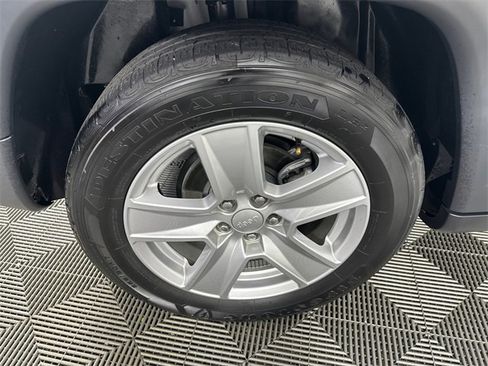 Certified 2022 Jeep Compass Latitude w/ Convenience Group image 10