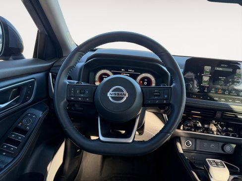 Used 2021 Nissan Rogue Platinum image 12