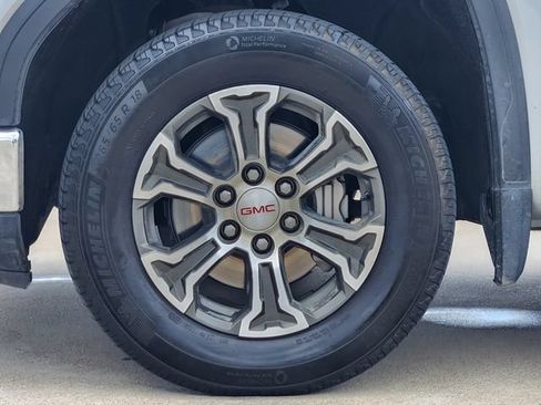 Used 2025 GMC Sierra 1500 SLT RWD image 10