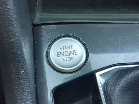 Used 2023 Volkswagen Tiguan SE R-Line image 27